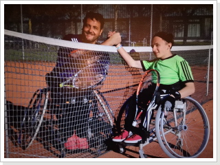 Mit meinem Schützling David bei einer Tennisdemo in München